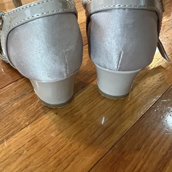 First pair of heels! - Picture 2 of 4